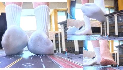[VR360+FLAT VERSION] Naughty Giantess Destroys your city - Image 4