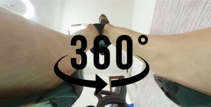 [VR360]Giantess Step M-O-M crush