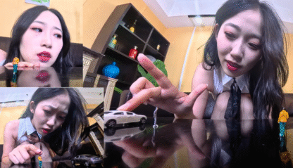 A Giantess plays with you [VR360+FLAT VERSION] - Image 7